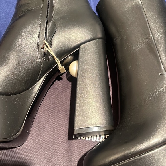 Gorgeous black platform anckle booties - Picture 4 of 4